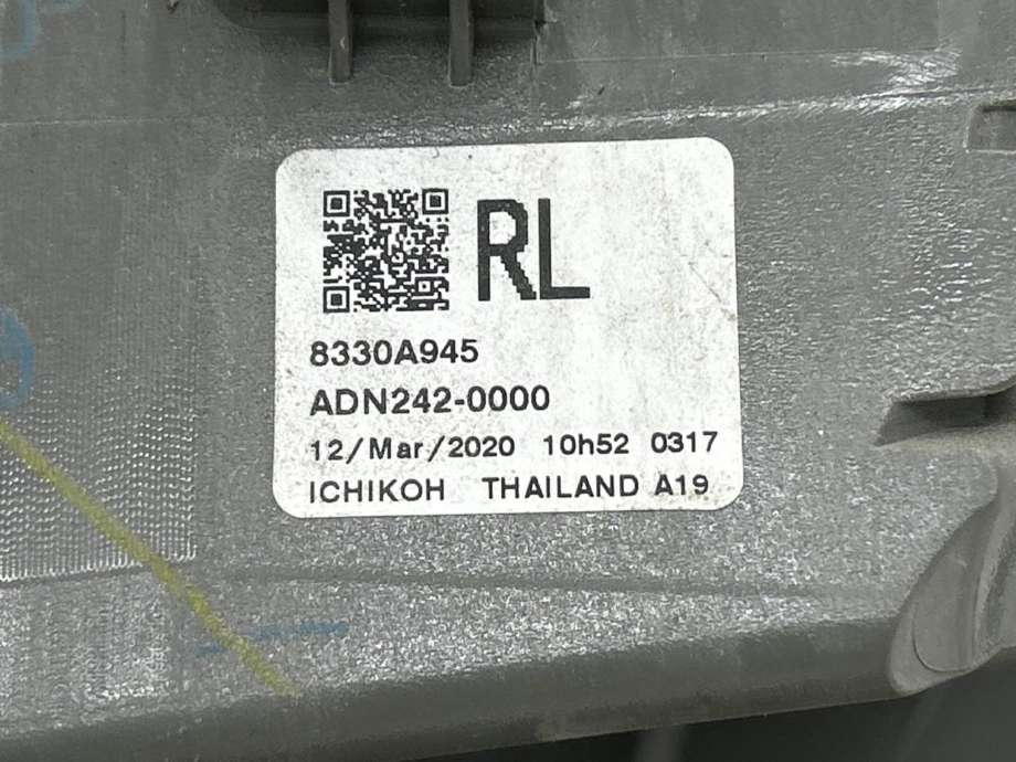Baklykt venstre til Mitsubishi L200 2015-2019 (Type V, Fase 1) (8330A945|)