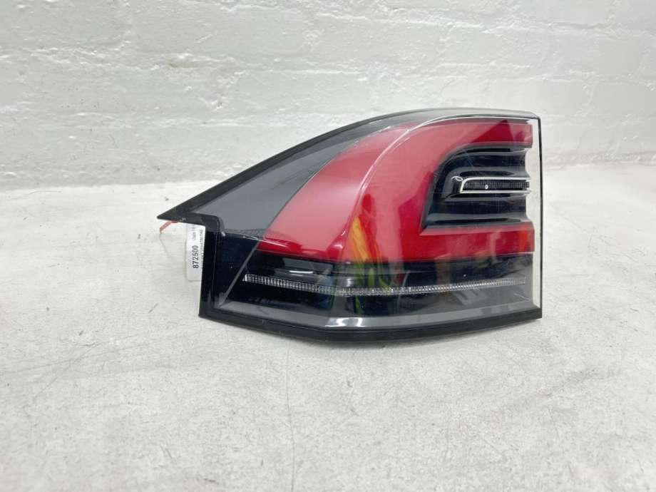 Baklykt venstre ytre til Tesla Model X 2016-->> (1034334-00-A|)