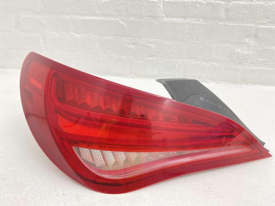 Baklykt venstre til Mercedes CLA 2013-2019 (C117) (C117) (A 117 906 03 01|A 117 906 23 00|)