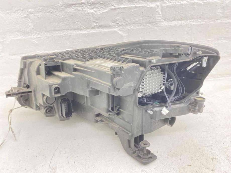 Frontlykt høyre full-LED til VW Caddy 2020-->> (Type IV)  (2K8 941 774 N|)