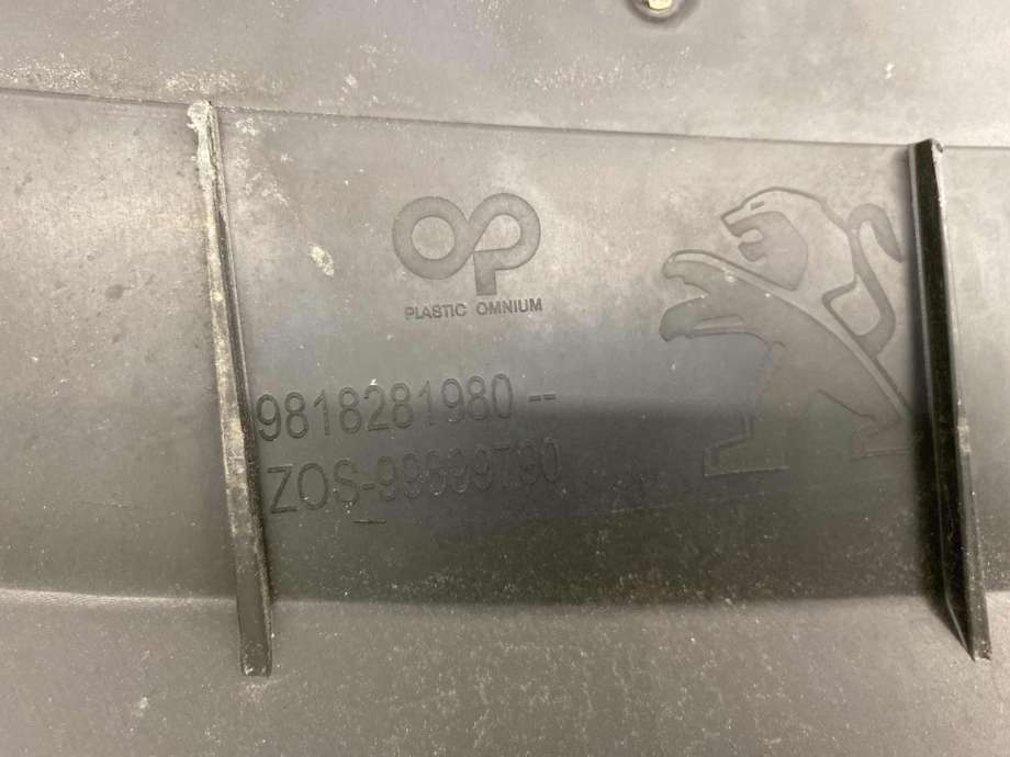 Grill til Peugeot Partner 2019-->> (Type III) (16 326 559 80|)