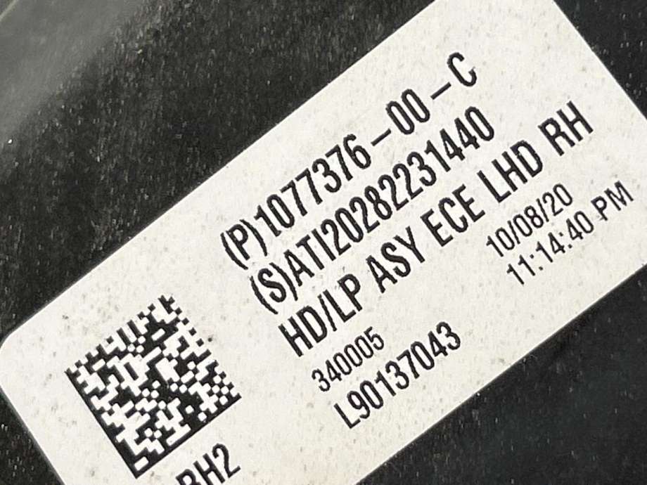 Frontlykt høyre full-LED til Tesla Model 3 2018-2023 (Fase 1) (1077376-00-C|1077376-50-B|)