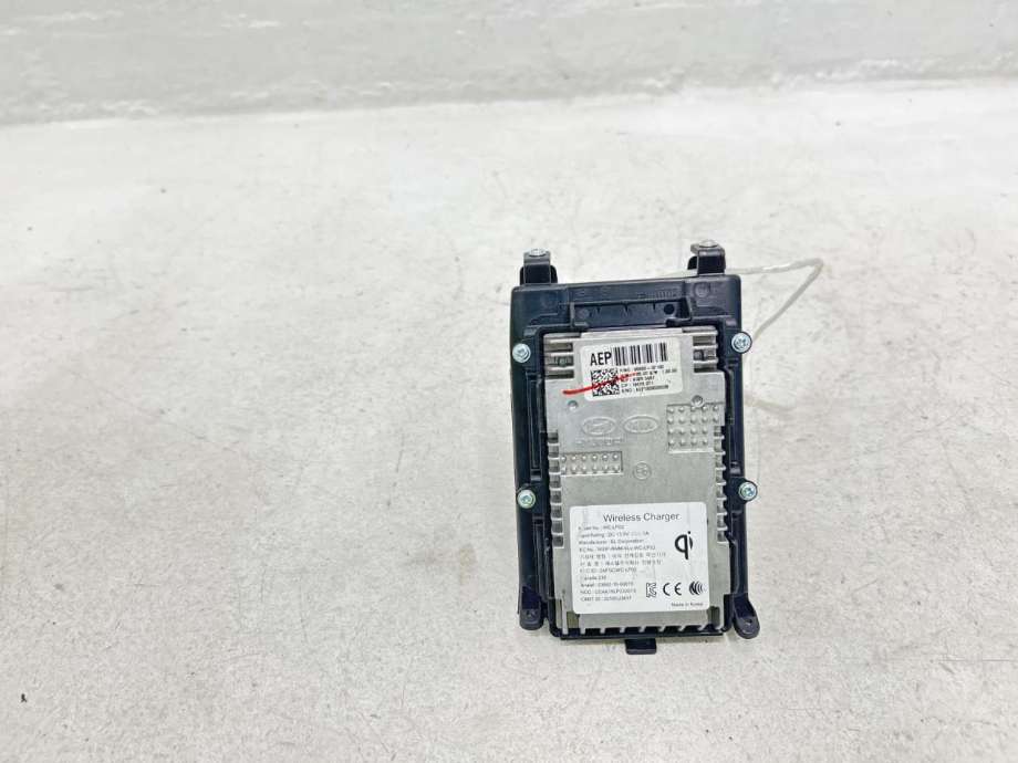 Dashbord trådløs mobillader til Hyundai Ioniq Electric 2019-->> (Fase 2)  (95560G7100|)
