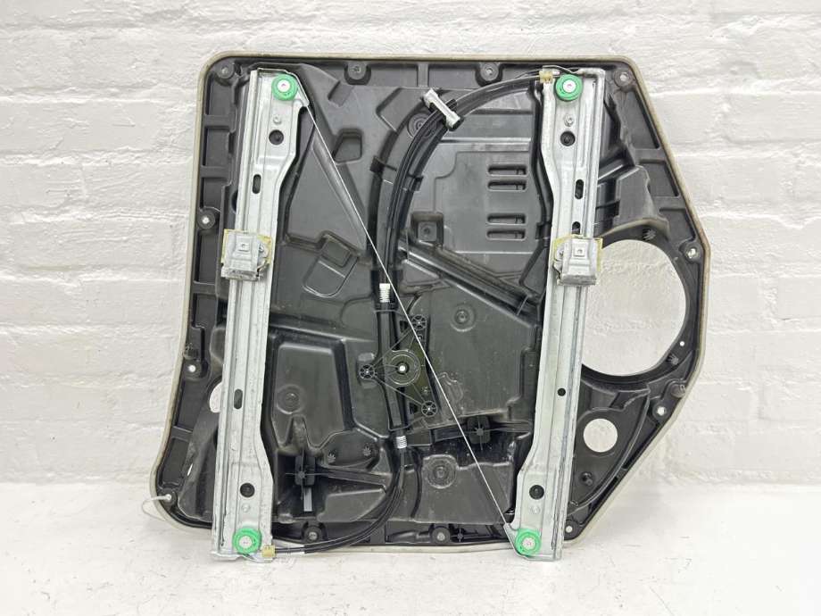Ruteheis venstre foran til Mercedes Vito 2014-->> (W447) (W447) (A 447 720 39 00|)