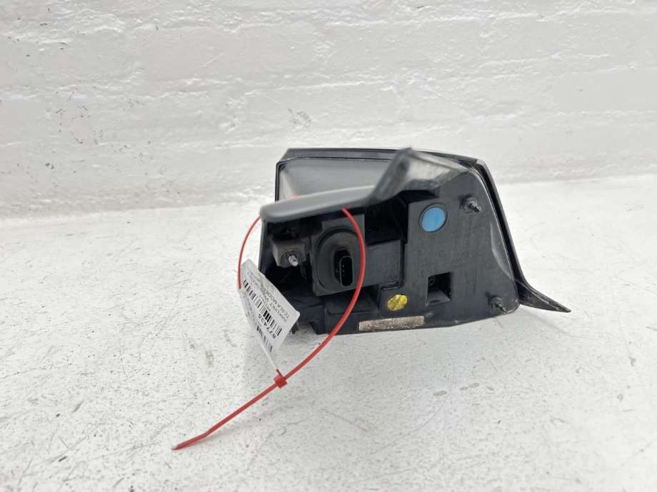 Baklykt venstre ytre til Tesla Model 3 2018-2023 (Fase 1)  (1077399-00-C|)