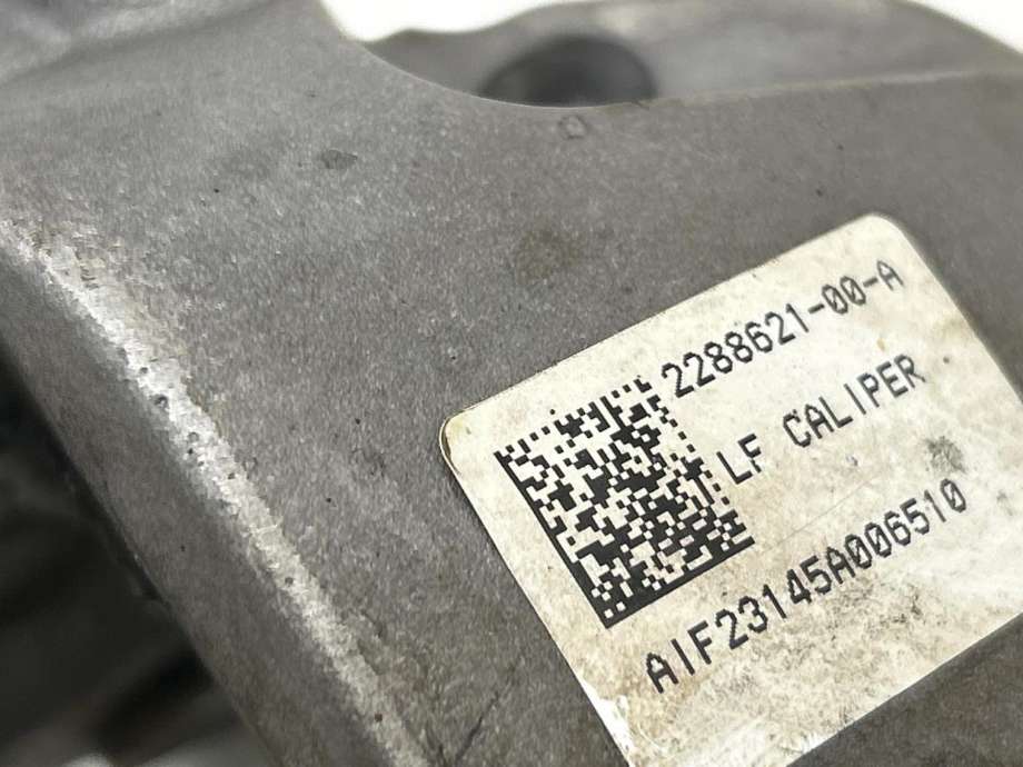Bremsecaliper venstre foran til Tesla Model Y 2021-2024 (Type I)  (8008280-00-A|)