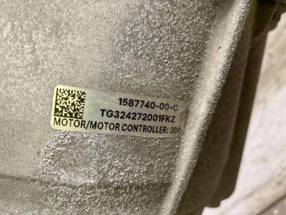 Motor elbil bak til Tesla Model 3 2024-->> (Fase 2)  (1672095-00-G|1587740 00 C|)