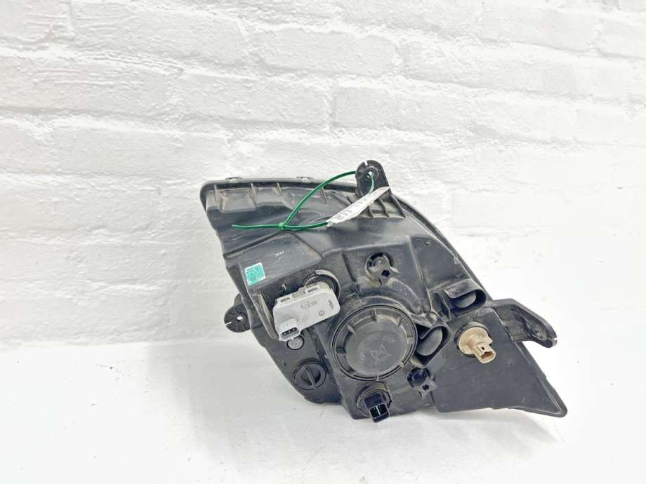 Frontlykt høyre halogen til Maxus EV80 2019-->>  (C00118661|)