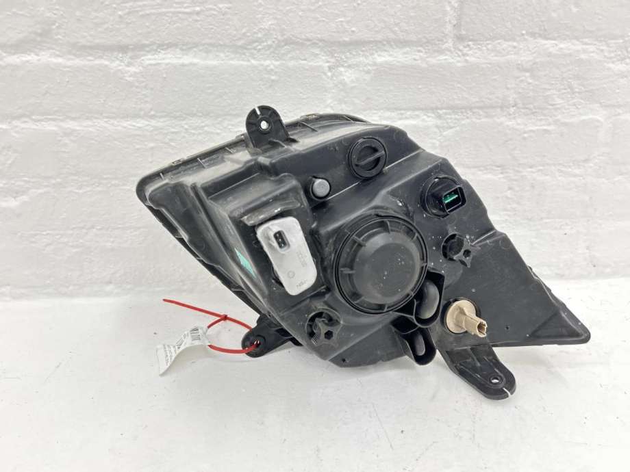 Frontlykt venstre halogen til Maxus EV80 2019-->> (COO118660|)