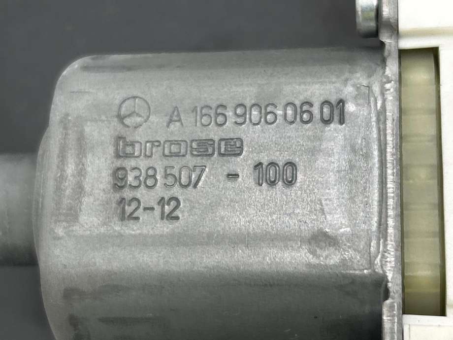 Ruteheis høyre bak til Mercedes GL 2012-2016 (Fase 1) (X166) (X166) (A 166 906 06 01|)