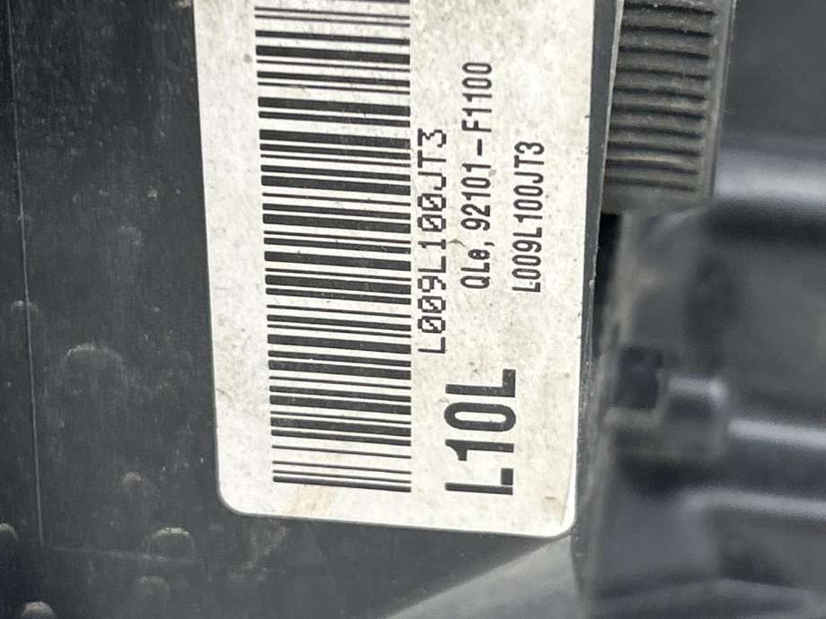 Frontlykt venstre xenon til Kia Sportage 2016-2021 (Type IV)  (92101F1100|)