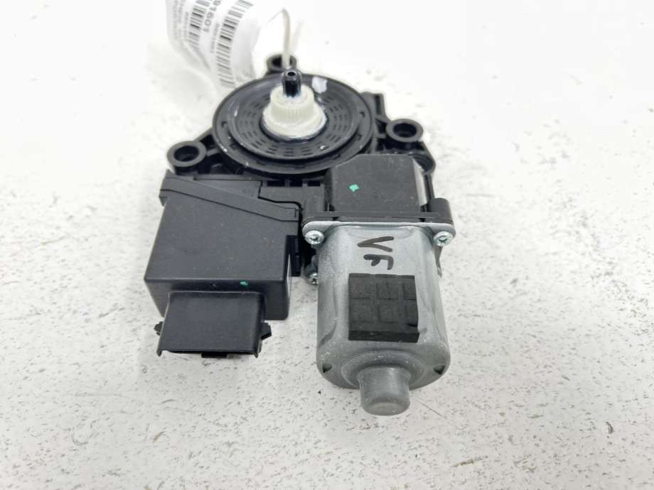 Ruteheis, kun motor, venstre foran til Kia Sportage 2016-2021 (Type IV)  (82450F1010|)
