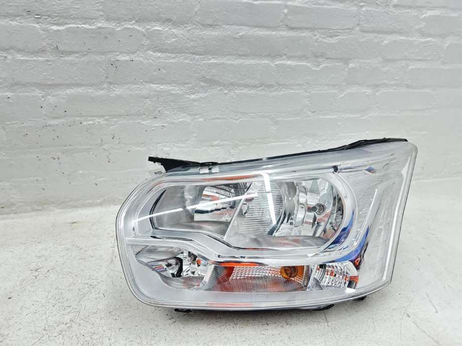 Frontlykt venstre halogen til Ford Transit 2014-->> (2639546|BK31 13D153 BH|)