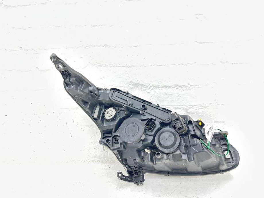 Frontlykt venstre halogen til Peugeot 208 2012-2019 (Type I) (98 108 057 80|16 853 526 80|)