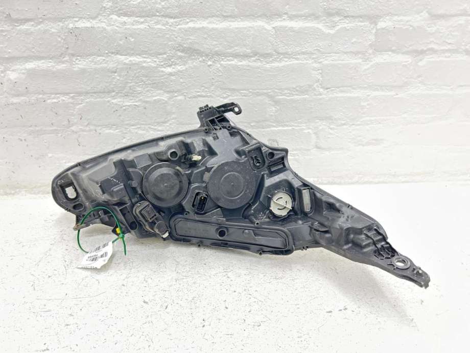 Frontlykt venstre halogen til Peugeot 208 2012-2019 (Type I) (98 108 057 80|16 853 526 80|)