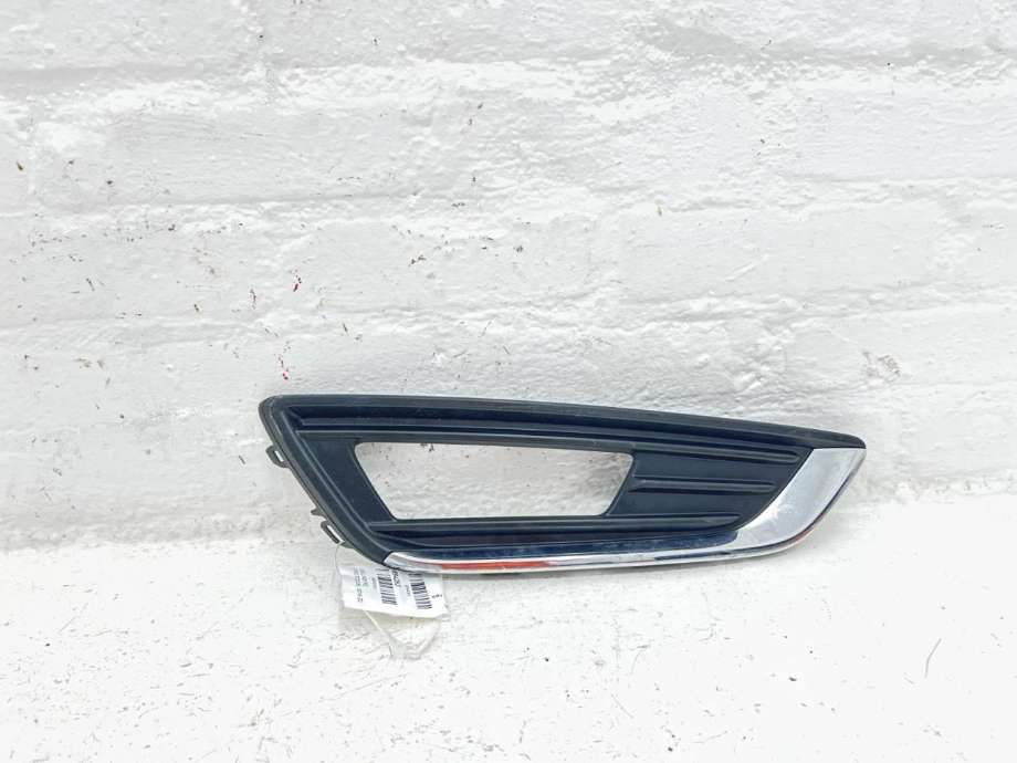 Grill høyre til Ford Focus, 2014-2018 (Type III, Fase 2)  (1873303)