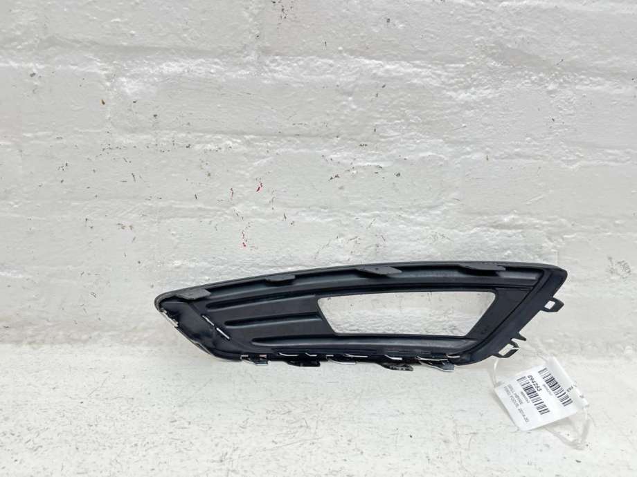 Grill høyre til Ford Focus 2014-2018 (Type III, Fase 2) (1873303|)