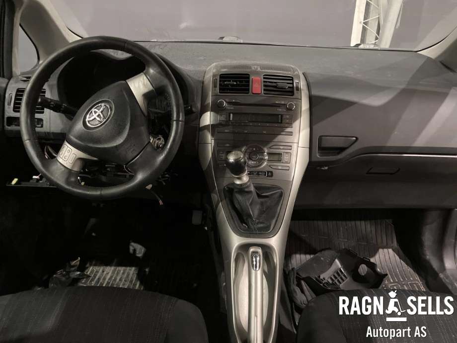 Toyota Auris 2010-2012 (Type I, Fase 2) , Motorkode: 1NR-FE, Girkassekode: 