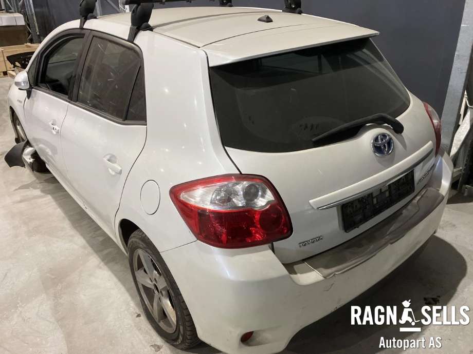 Toyota Auris 2010-2012 (Type I, Fase 2) , Motorkode: 2ZR-FXE, Girkassekode: 