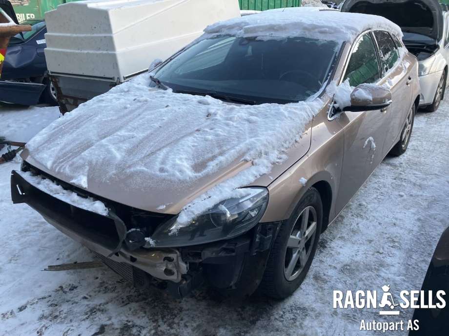 Volvo V40 2012-2019 , Motorkode: D4162T, Girkassekode: 