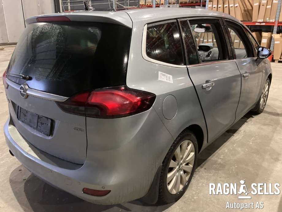 Opel Zafira Tourer 2012-2018 , Motorkode: A20DTH, Girkassekode: MDK