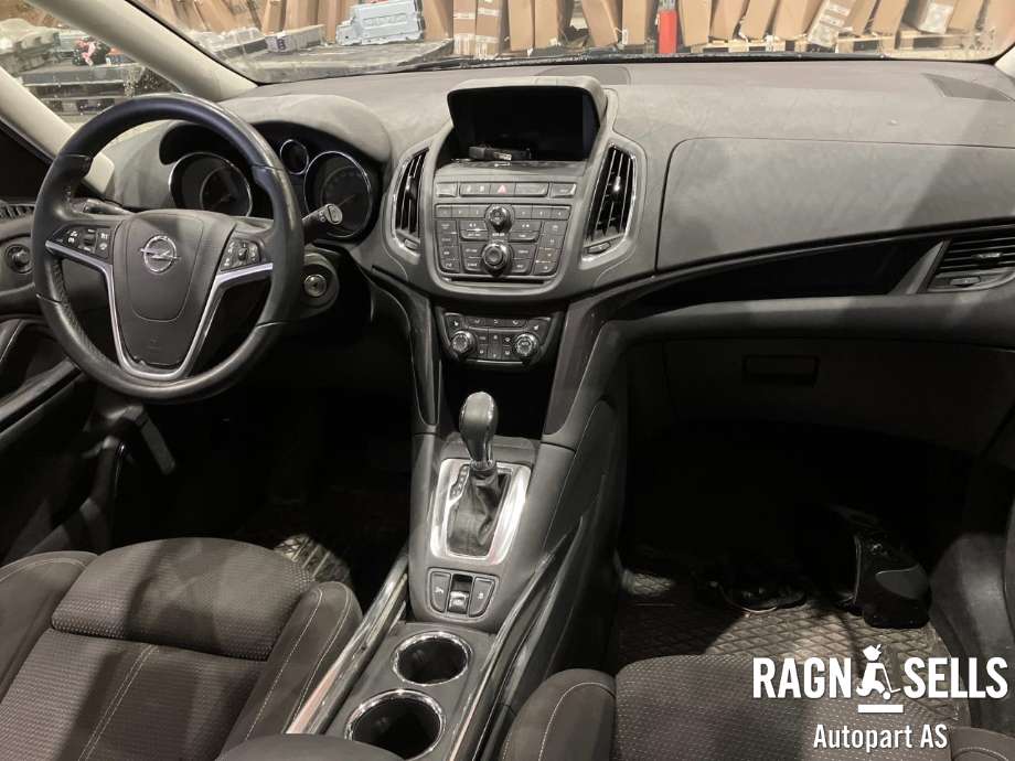 Opel Zafira Tourer 2012-2018 , Motorkode: A20DTH, Girkassekode: MDK
