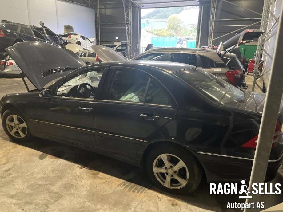 Mercedes C-Klasse 2000-2004 (Fase 1) (W203) (W203), Motorkode: 271 946, Girkassekode: 