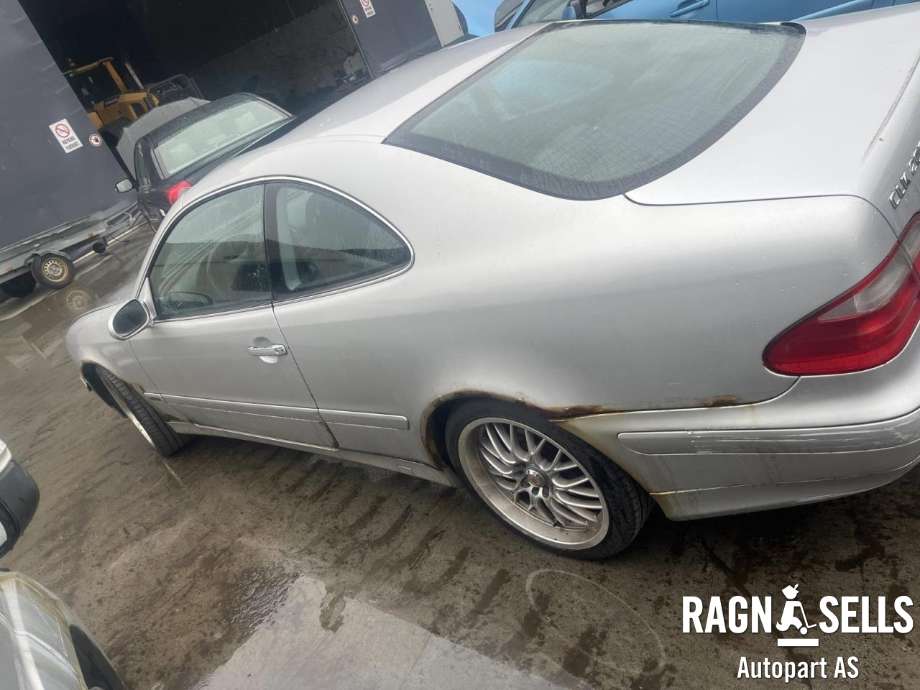 Mercedes CLK 1997-2002 (C208) (C208), Motorkode: 111 956, Girkassekode: 