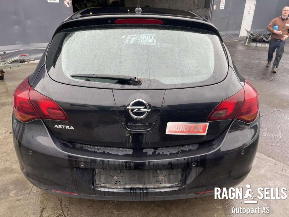 Opel Astra J 2010-2015 , Motorkode: A16XER, Girkassekode: