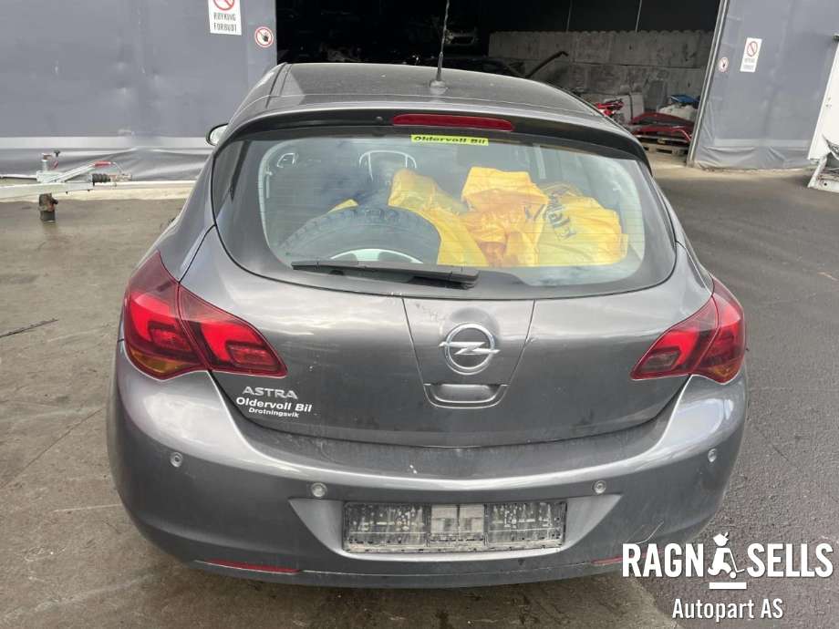 Opel Astra J 2010-2015 , Motorkode: A16XER, Girkassekode: