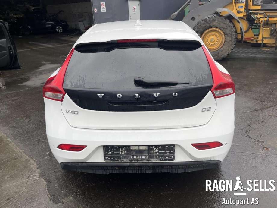 Volvo V40 2012-2019 , Motorkode: D4162T, Girkassekode: 