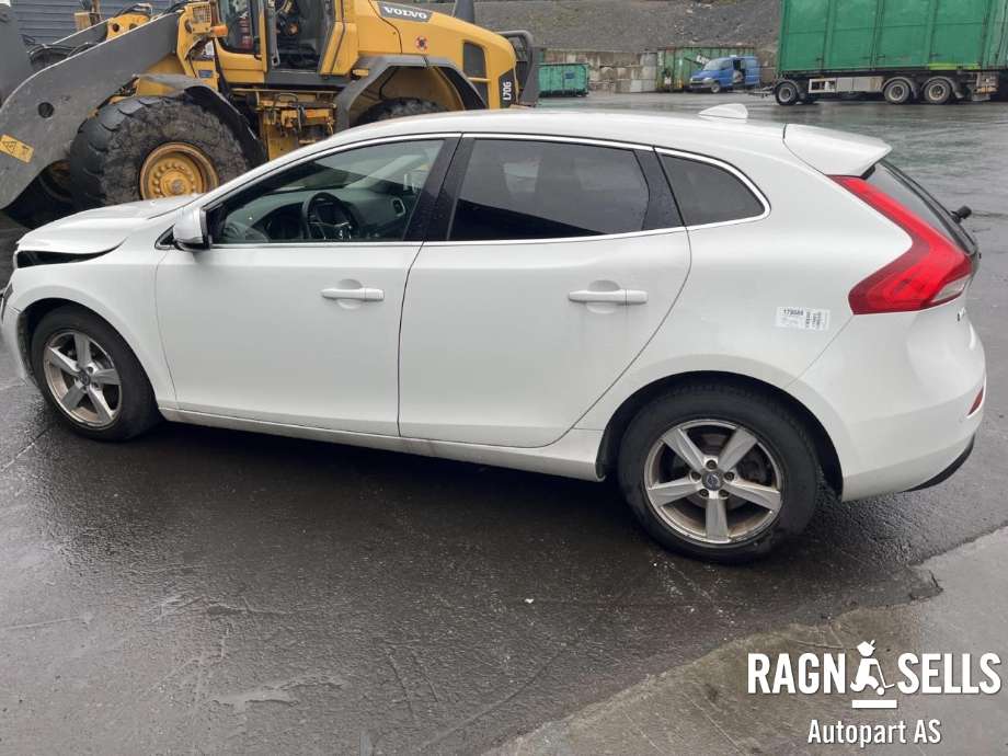 Volvo V40 2012-2019 , Motorkode: D4162T, Girkassekode: 