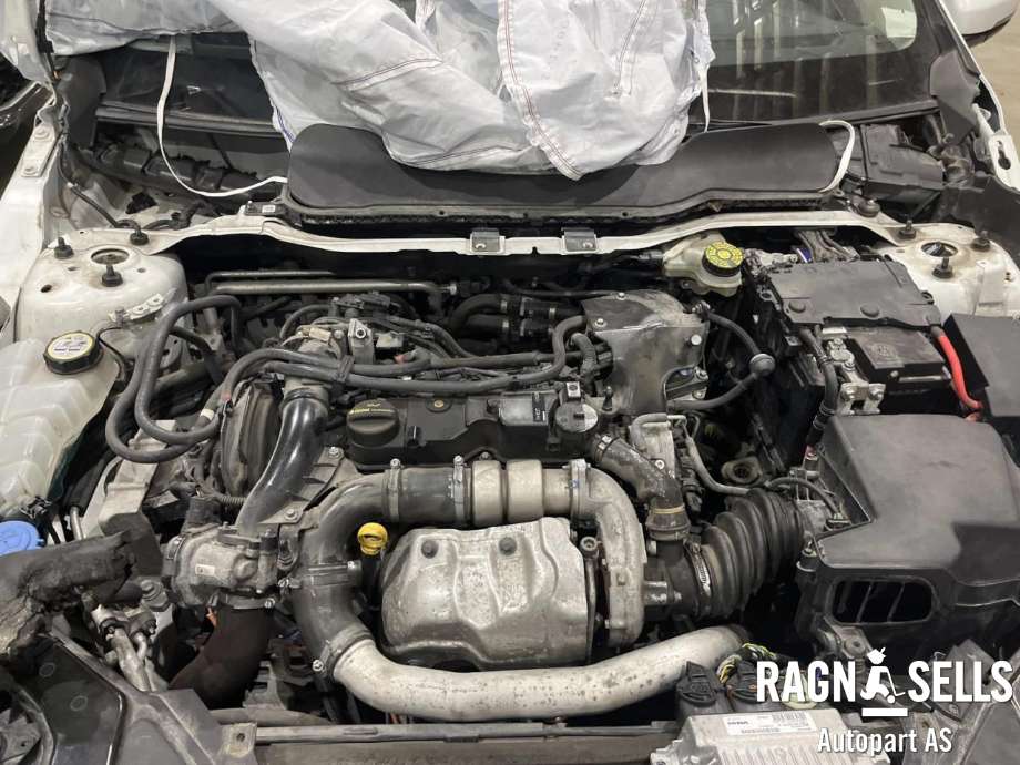 Volvo V40 2012-2019 , Motorkode: D4162T, Girkassekode: 