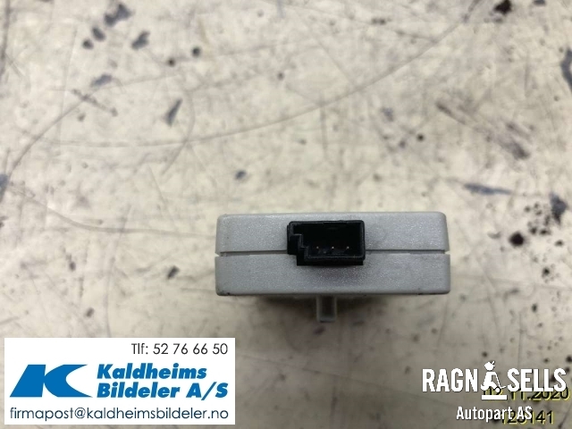 Antenne forsterker til BMW X3 2003-2006 (Fase 1) (E83) (E83) (65 31 6 990 089|6 990 089|)
