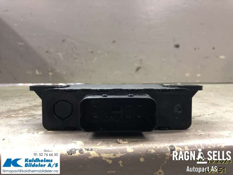 Styreenhet diverse til Audi A8 2010-2013 (Type III, Fase 1)  (8K0 959 663 A)