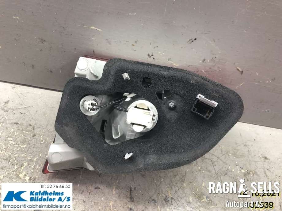 Baklykt venstre indre til Peugeot 308 2013-2021 (Type II)  (9678098080|96 780 980 80)