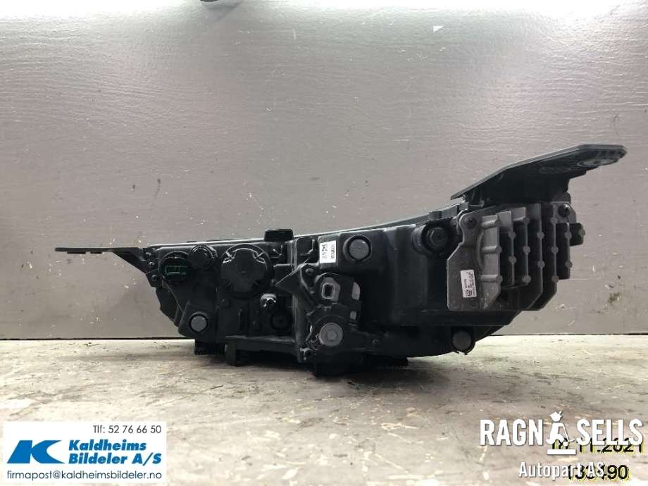 Frontlykt høyre halogen til Kia e-Soul 2019-->> (Type III)  (92102J2020|)