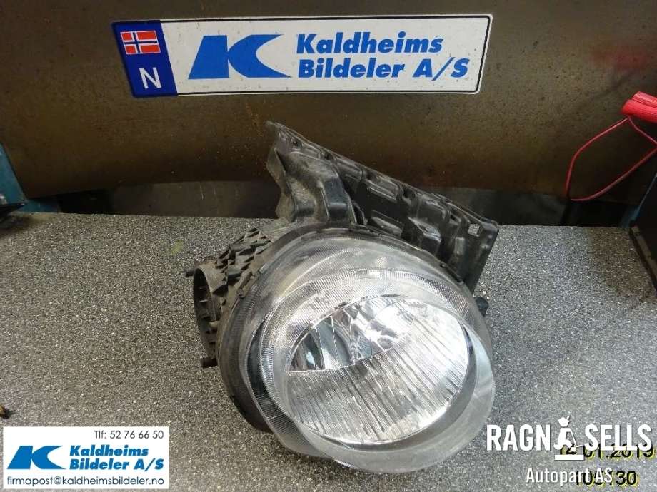 Frontlykt høyre halogen til Nissan Juke, 2010-2014 (Fase 1)  (260101KA0B)