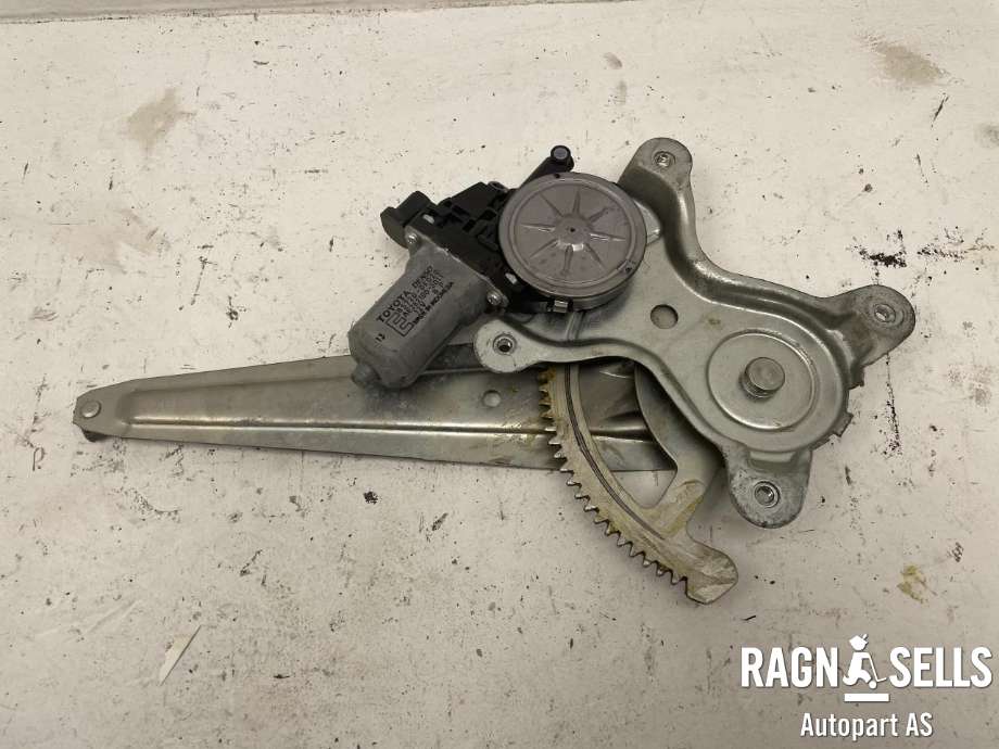 Ruteheis høyre bak til Toyota Hilux 2012-2016  (698300K041|)