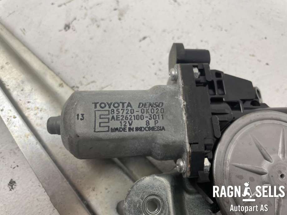 Ruteheis høyre bak til Toyota Hilux 2012-2016  (698300K041|)