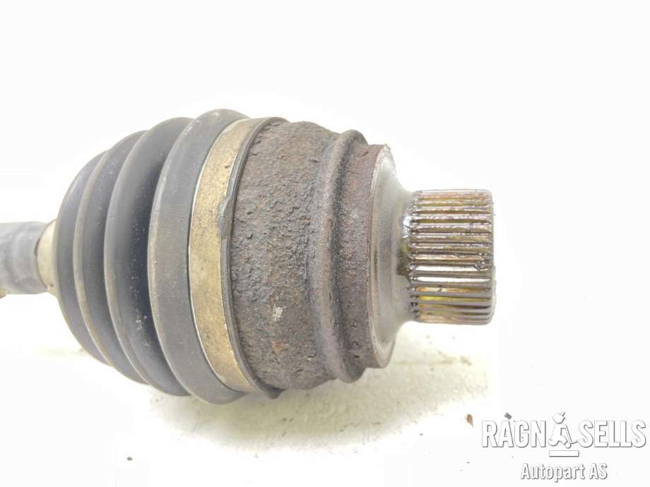 Drivaksel venstre foran, diesel/manuell til Audi A4 2007-2014 (Type IV) (B8) (B8) (8K0 407 271 AJ|)