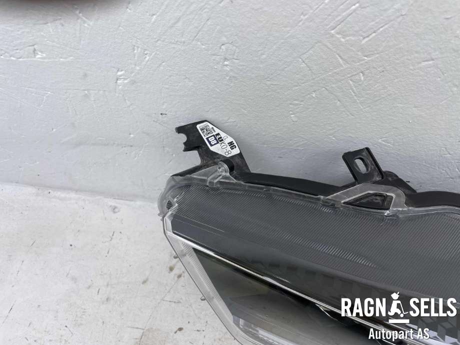 Frontlykt venstre full-LED til Mazda 2 2020-->> (Type III, Fase 2)  (EUK0-8 L|)