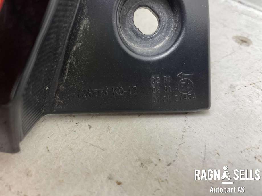 Baklykt venstre til Mazda 2 2020-->> (Type III, Fase 2)  (KOITO|V356/015L|)