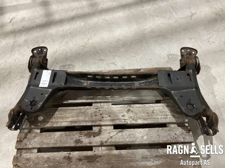 Travers bak til Audi A3, 2016-2020 (Type III, Fase 2)  (5Q0 501 049 AT)