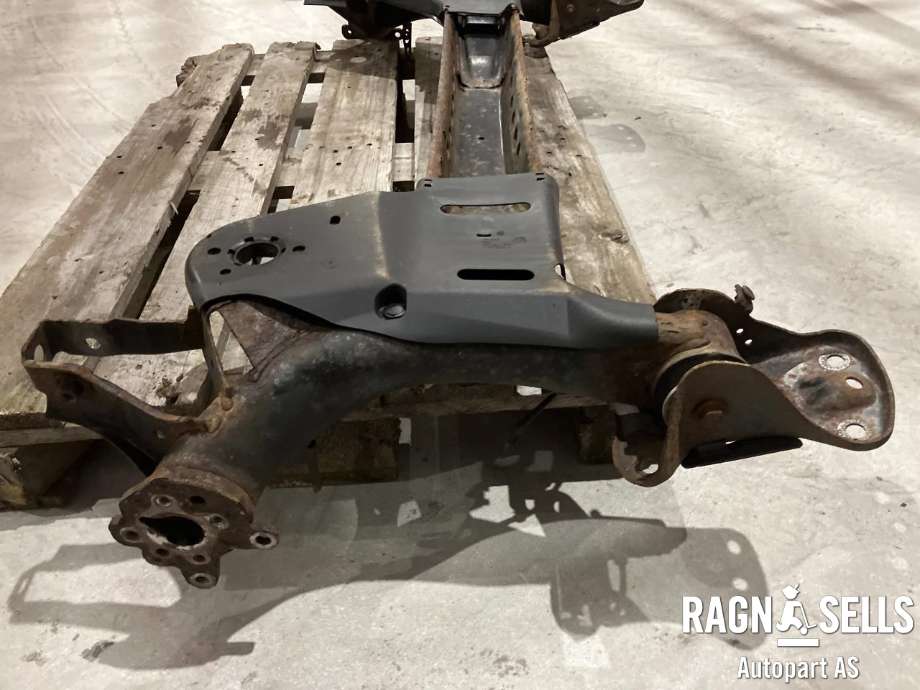 Travers bak til Audi A3 2016-2020 (Type III, Fase 2) (5Q0 501 049 AT|)