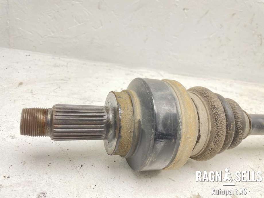 Drivaksel venstre bak, diesel/manuell til BMW 3-Serie 2012-2018 (F30/F31/F34) (F30/F31/F34) (33 20 7 624 205|)