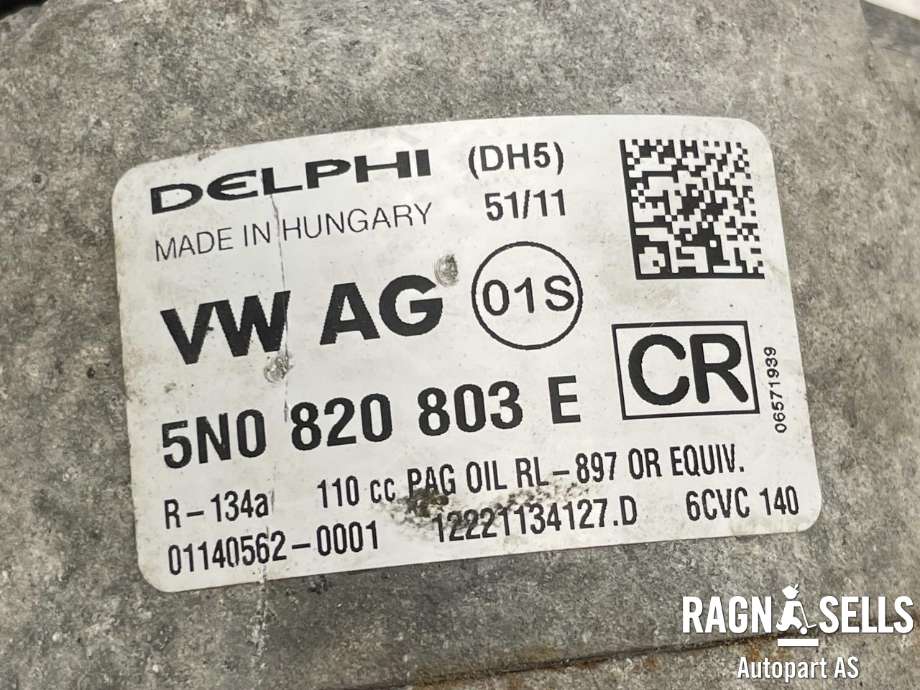 Aircondition kompressor til VW Caddy 2010-2015 (Type III, Fase 2)  (DELPHI|5N0820803E|5K0 820 803|5K0 820 803 X|1K0820808A|1K0820808AX|1K0820859H|1K0820859J|1K0820859N|1K0820859P|1K0820859T|1K0820859TX|5K0820803|5K0820803A|5K0820803C|5K0820803CX|)