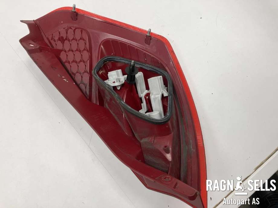 Baklykt venstre til Ford Fiesta 2008-2012 (Type VI, Fase 1) (8A61-13A603-AB||1709553)