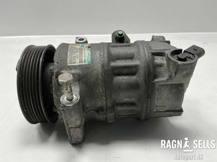 Aircondition kompressor til Audi A1 2010-2014 (Type I, Fase 1)  (SANDEN|5N0 820 803 G||1K0820808A| 1K0820808AX| 1K0820859H| 1K0820859J| 1K0820859N| 1K0820859P| 1K0820859T| 1K0820859TX| 5K0820803| 5K0820803A| 5K0820803C| 5K0820803CX| 5K08)