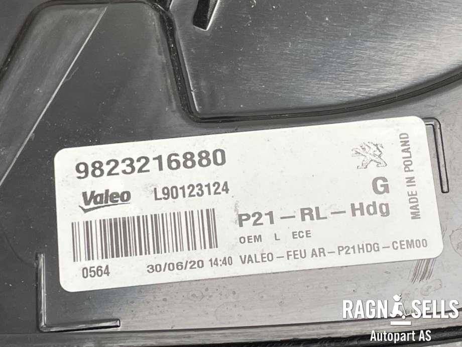 Baklykt venstre til Peugeot e-208 2019-->> (98 232 168 80|)